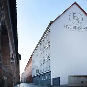  Auberge de jeunesse Five Reasons &